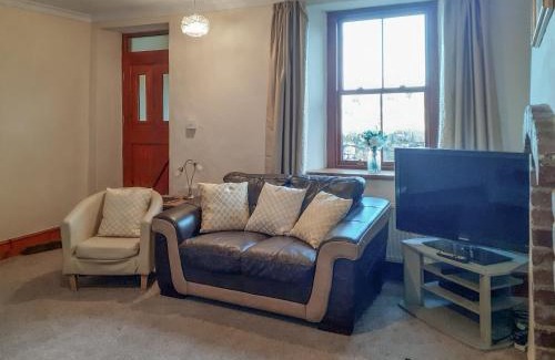 Llanbedrgoch House | Discover Bettws Y Gwynt: 4-Star Child-Friendly Retreat