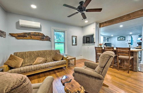 Blanco House | Betty B's River House: Family-Friendly Retreat by Blanco Park