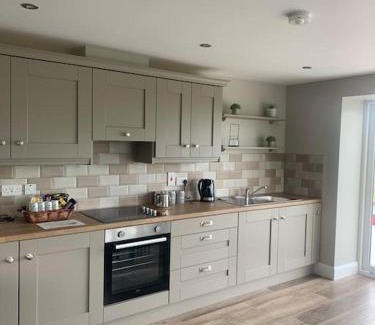 Newry House | Betty's Cottage: Family-Friendly Retreat with Top Reviews