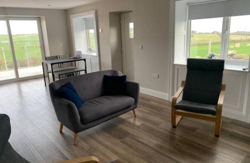 Newry House | Betty's Cottage: Family-Friendly Retreat with Top Reviews