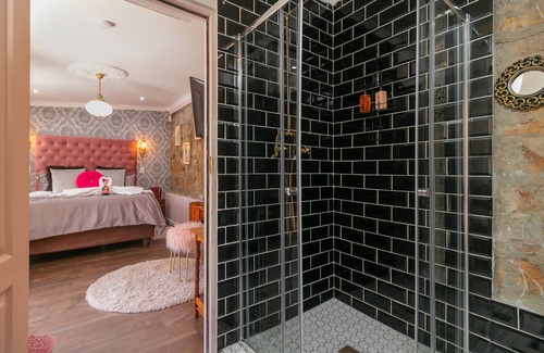 Mossel Bay House | Bettys Boutique Hotel: Guest Rated 9.4 with Pool & Restaurant