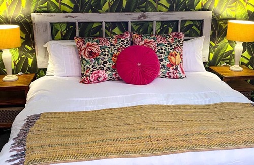 Mossel Bay House | Bettys Boutique Hotel: Guest Rated 9.4 with Pool & Restaurant