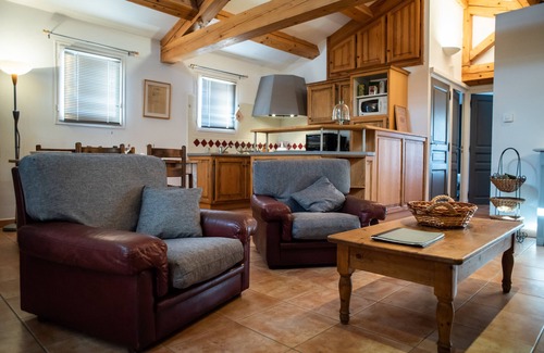 Gard Rhodanien Cottage | Idyllic Retreat by the Rhône: Spa, Pool & Family-Friendly
