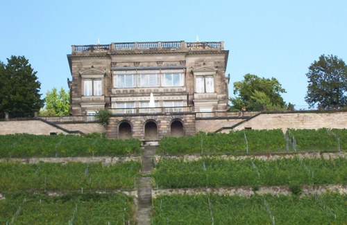 Schonfeld Apartment | Charming Apartment Near Castles with Pool and Kitchen