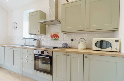 Trimdon Station Cottage | Discover Abigail’s Cottage: Oceanfront Escape Near Durham