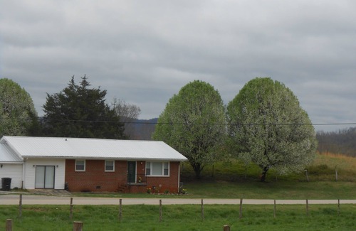 Sparta House | Convenient Getaway Near Fall Creek Falls and Burgess Parks