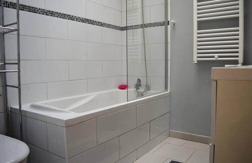 Colombiers-sur-Seulles House | Revitalizing Retreat Between Land and Sea Awaits You