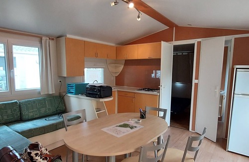 Angles House | Ideal Retreat Between Land and Sea for Families & Friends
