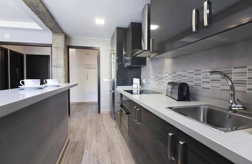 El Ejido Apartment | Between Picasso and La Merced, Renovated Apartment