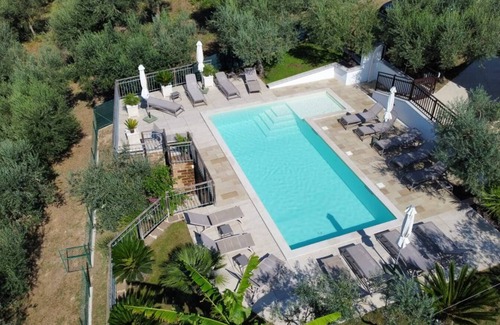 Colfelice Apartment | Ideal Family Retreat with Ocean Views and Pool Access