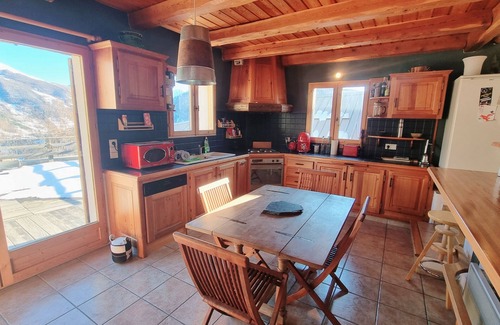 Chateau-Ville-Vieille Ski Chalet | Beau Chalet Plein Sud: Family-Friendly Comfort & Top-Rated Stay