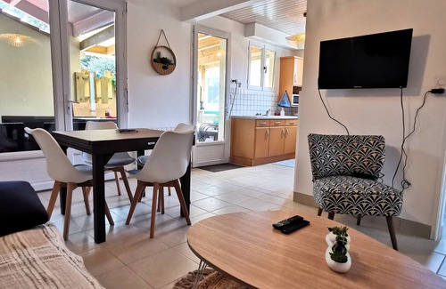 Jard-sur-Mer House | Cozy Retreat Between Sea and Forest, Steps from the Beach