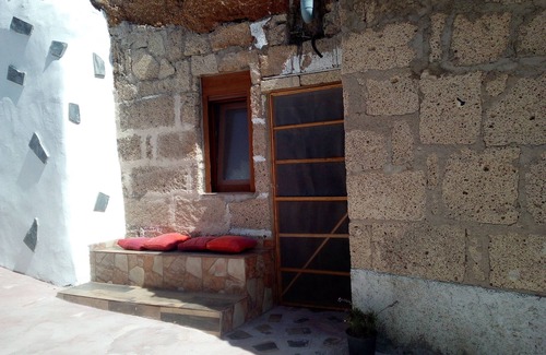 Fasnia Cottage | Experience Canarian Troglodyte Living by the Sea