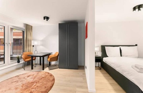 Oldenburg Apartment | Cozy Between Studios - Family-Friendly with Breakfast Included