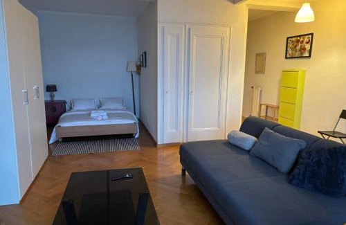 Lausanne Apartment | Between The Lausanne train station and Saint Francois