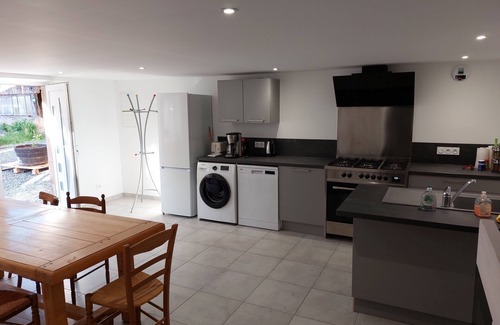 Aze House | Discover Pet-Friendly Vrbo Property with Breakfast & Kitchen