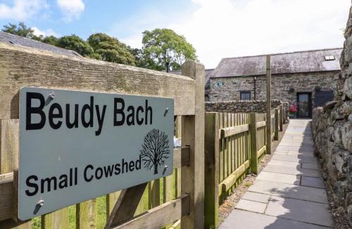 Llanfair House | Discover Beudy Bach: 4-Star Retreat for Families and Pets