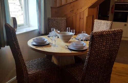 Llanfihangel-Ystrad House | Experience Beudy Bach-Oh5: Pet-Friendly Getaway with Hot Tub