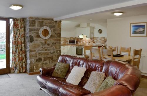 Harlech House | Pet-Friendly Beudy Hen: Guest Rated 9.6/10 for Families