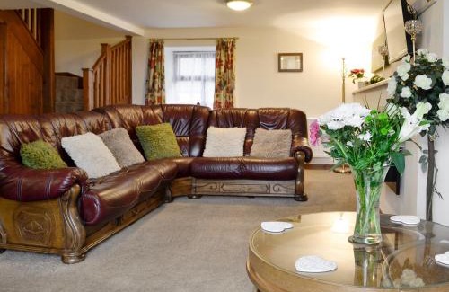 Harlech House | Pet-Friendly Beudy Hen: Guest Rated 9.6/10 for Families