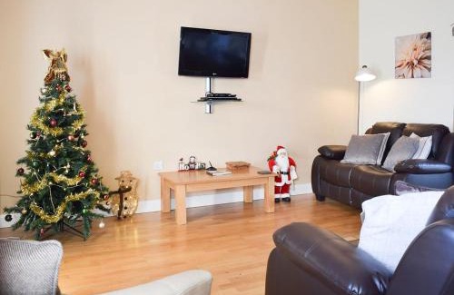 Llanfihangel-Ystrad House | Discover Beudy-Oh2: 5-Star Retreat with Hot Tub & Pet Friendly