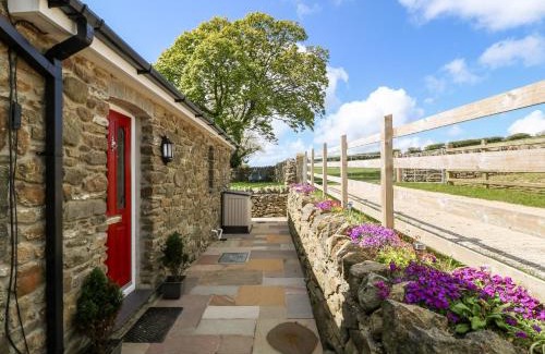 Llanerchymedd House | Exceptional Beudy Tyddyn: Child-Friendly 5-Star Retreat