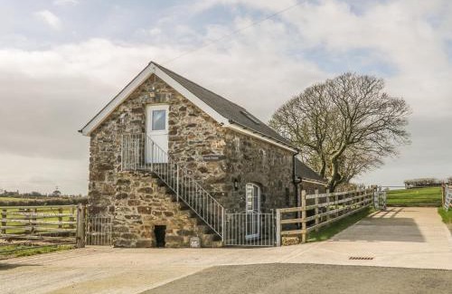 Llanerchymedd House | Exceptional Beudy Tyddyn: Child-Friendly 5-Star Retreat
