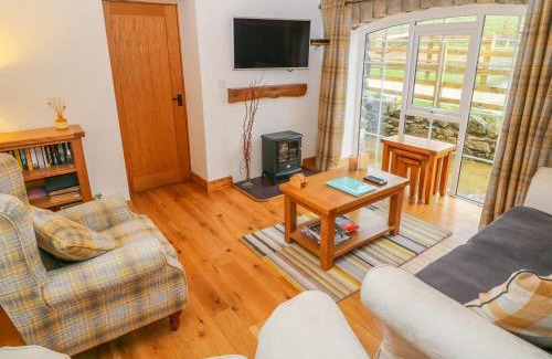 Llanerchymedd House | Exceptional Beudy Tyddyn: Child-Friendly 5-Star Retreat