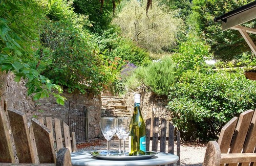 Blaisdon Cottage | Pet-Friendly Beulah Cottage: Character Retreat in Littledean
