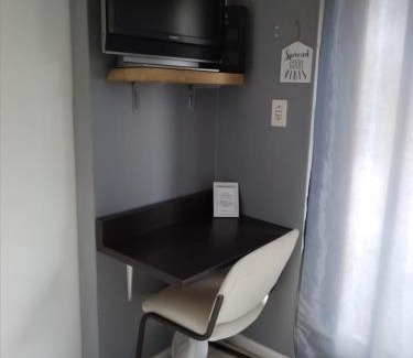 Trawal House | Cozy Beulahland Guesthouse: Family-Friendly with Breakfast
