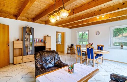 Owingen Apartment | Family-Friendly Beutenmühle Straussenfarm Ground Floor Escape
