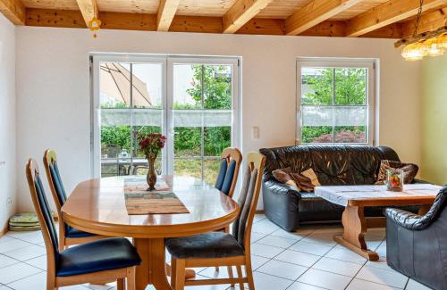 Owingen Apartment | Family-Friendly Beutenmühle Straussenfarm Ground Floor Escape