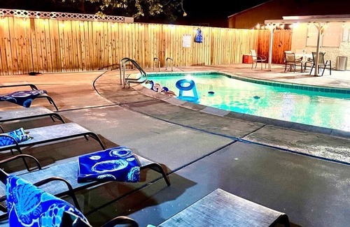 Paradise House | Beautiful House in Vegas: Pet-Friendly with Ocean Views