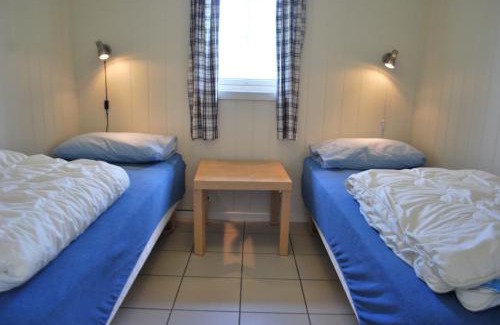 Gvarv Cabin | Cozy Beverøya Hytteutleie with Pet-Friendly Amenities