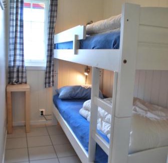 Gvarv Cabin | Cozy Beverøya Hytteutleie with Pet-Friendly Amenities