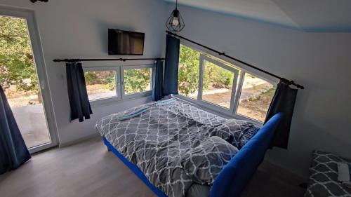 Republika Srpska Villa | Indulge at Beverly Hills SPA Pool House with Ocean Views