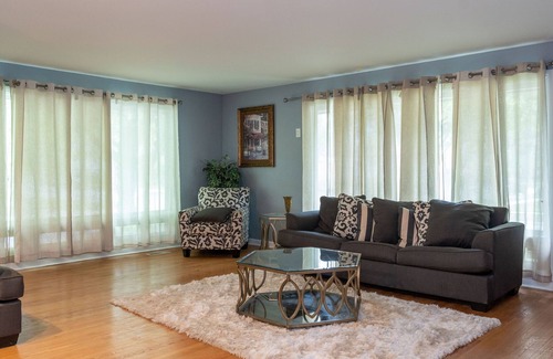 Beverly House | Family-Friendly Beverly Place with Kitchen and Great Reviews