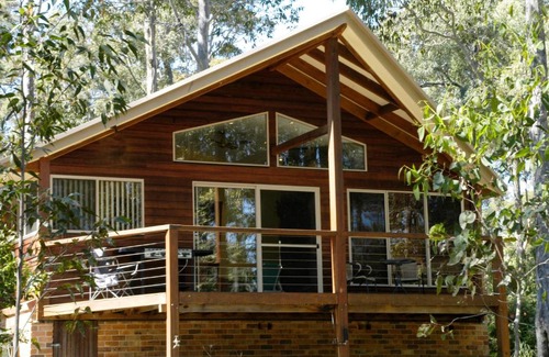 Bewong Cabin | Serene Bewong River Retreat: 4-Star Getaway with Kitchen