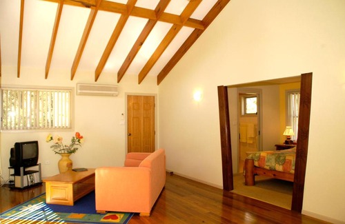 Bewong Cabin | Serene Bewong River Retreat: 4-Star Getaway with Kitchen