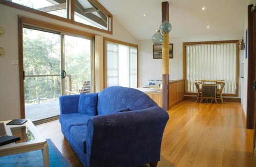 Bewong Cabin | Serene Bewong River Retreat: 4-Star Getaway with Kitchen