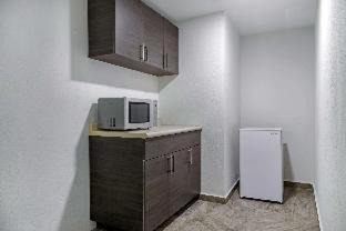 Downtown Queretaro Hotel | Cozy Comfort Inn Querétaro with Pool & Breakfast Included