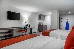 Downtown Queretaro Hotel | Cozy Comfort Inn Querétaro with Pool & Breakfast Included