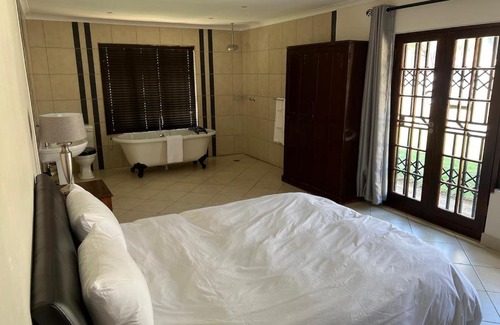 Cullinan Apartment | Discover Beynespoort Farm: Family-Friendly with Pool Access