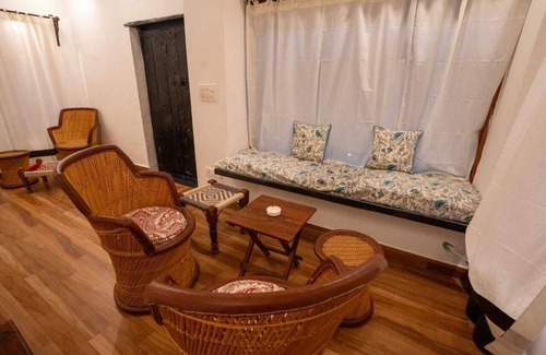 Shivganj Hotel | Discover Jawai Legacy: Family-Friendly Pool & Breakfast