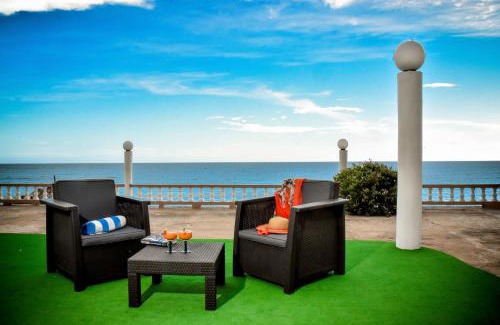 Treasure Beach Bed & Breakfast | Relax at Beyond Sunset Resort & Villas with Oceanfront Views