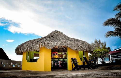 Treasure Beach Bed & Breakfast | Relax at Beyond Sunset Resort & Villas with Oceanfront Views