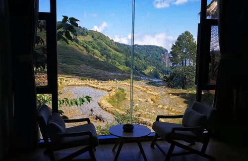 Honghe House | Discover Beyond the Terrace Residence: Pet-Friendly Retreat