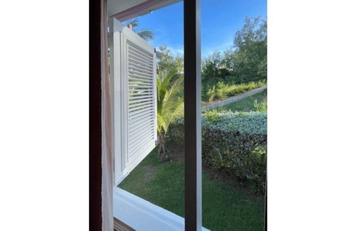 Springfield House | Discover Paradise in Barbados with Breakfast Included