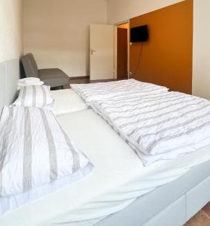 Karlsruhe City Centre Apartment | Central Location with Family-Friendly Amenities Await You