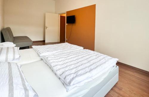 Karlsruhe City Centre Apartment | Central Location with Family-Friendly Amenities Await You